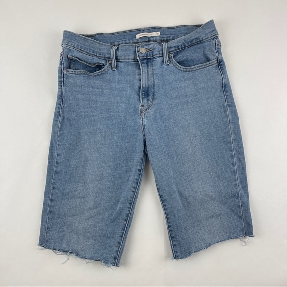 Levis Jean Shorts Womens 31 Slimming Straight Cut Off Blue Denim - Picture 1 of 9